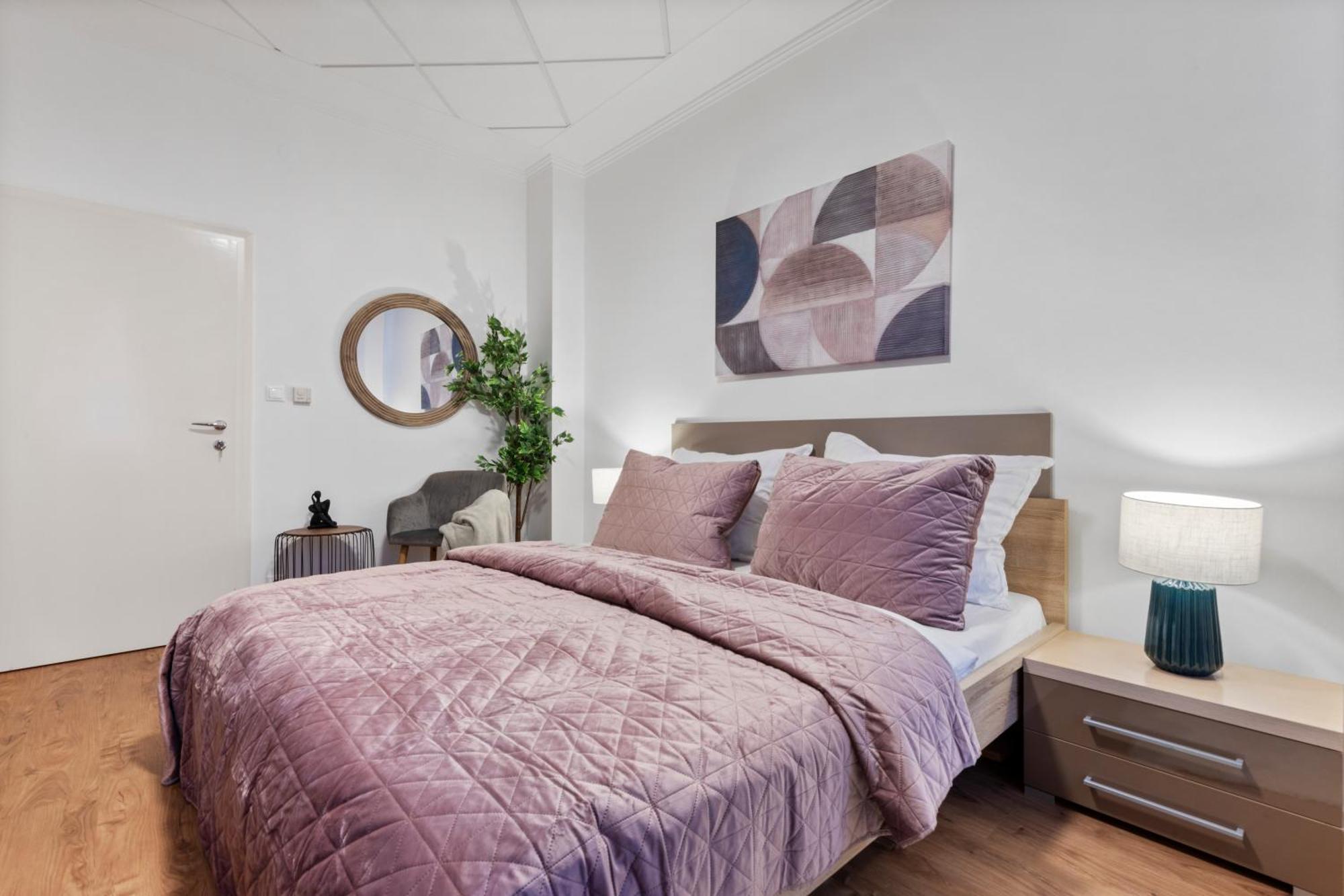 Apartamento Luxe Living At Old Town Center Bratislava Exterior foto