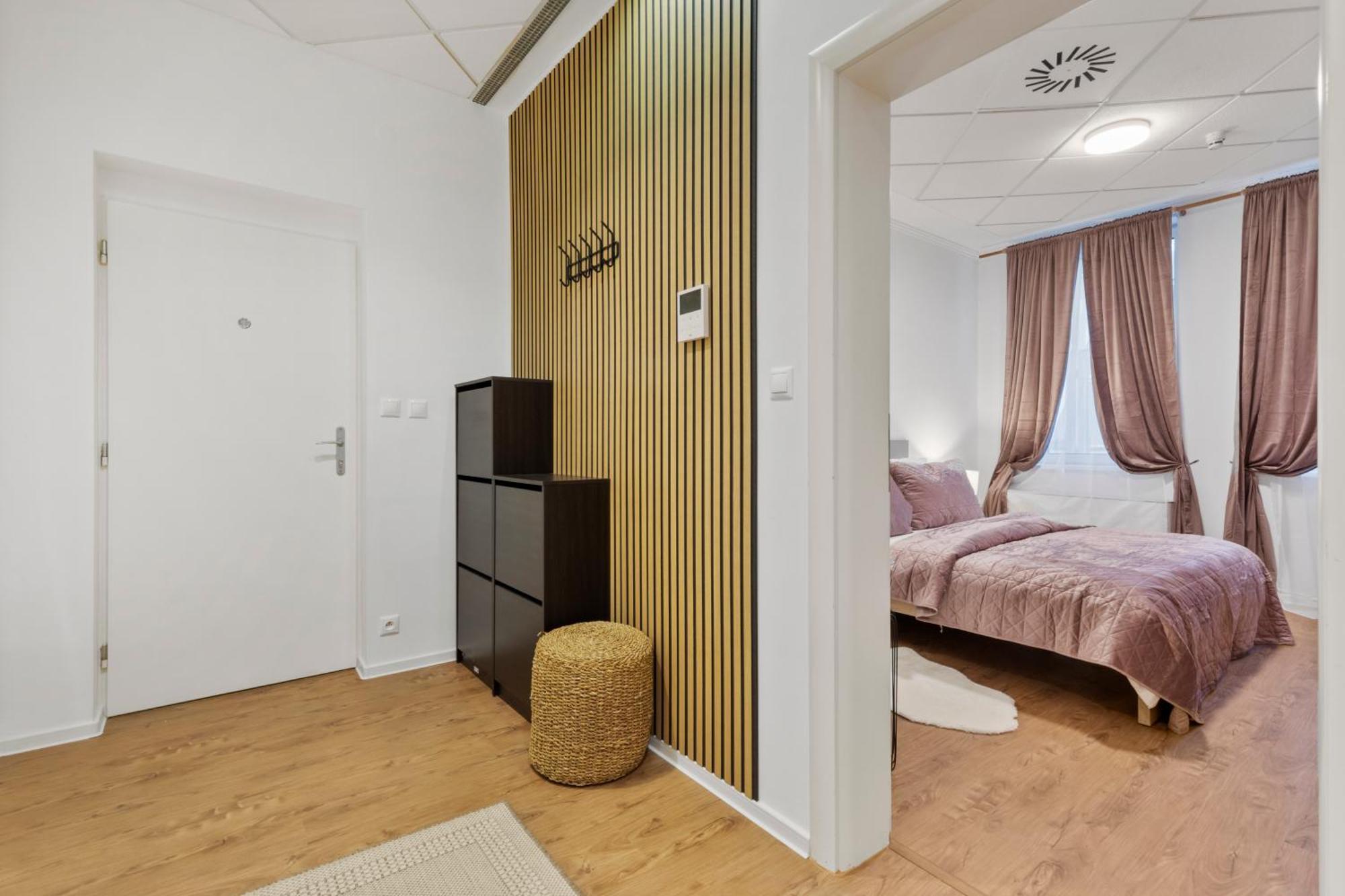 Apartamento Luxe Living At Old Town Center Bratislava Exterior foto