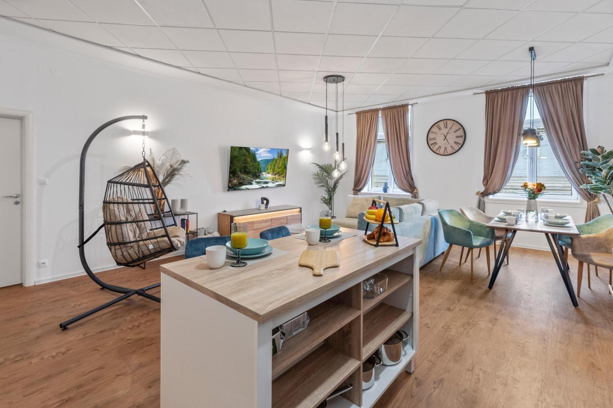 Apartamento Luxe Living At Old Town Center Bratislava Exterior foto